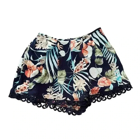 High Waisted Floral Shorts Size Small - Picture 1 of 7